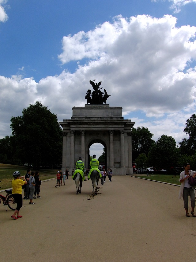 Wellington's Arch & Bobbies