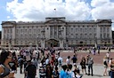 Buckingham Palace, Queen in residence