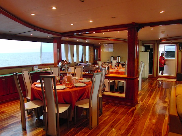 Queen common area looking aft