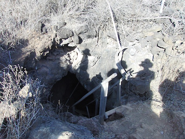 Lava tube, all the way to the ocean