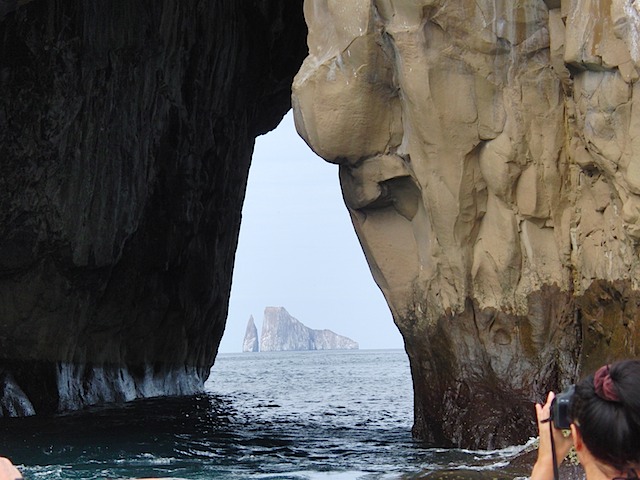 Cerro Brujo & Kicker Rock