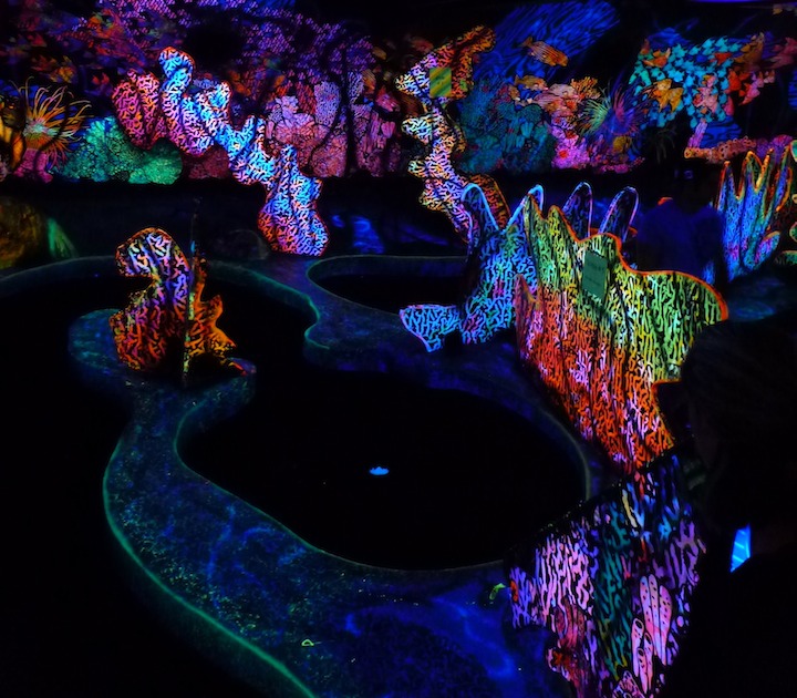 Putting Edge glow-in-the-dark mini-golf