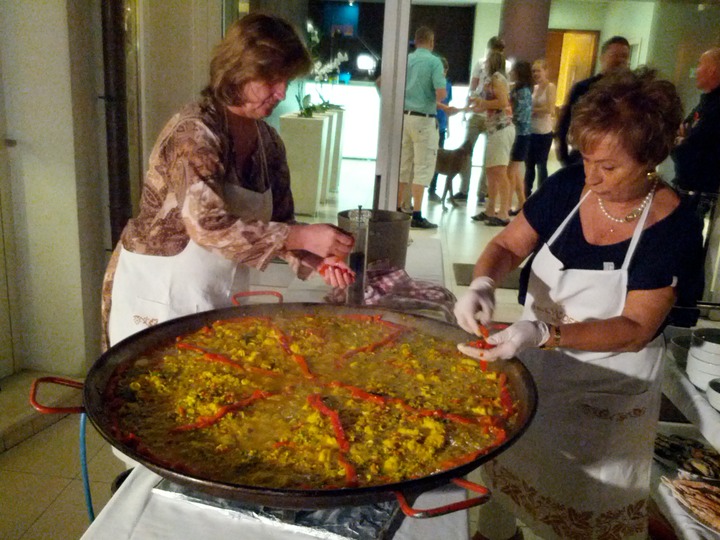 Marina makes Paella