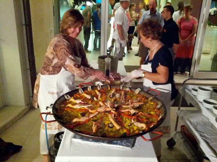 Marina makes Paella